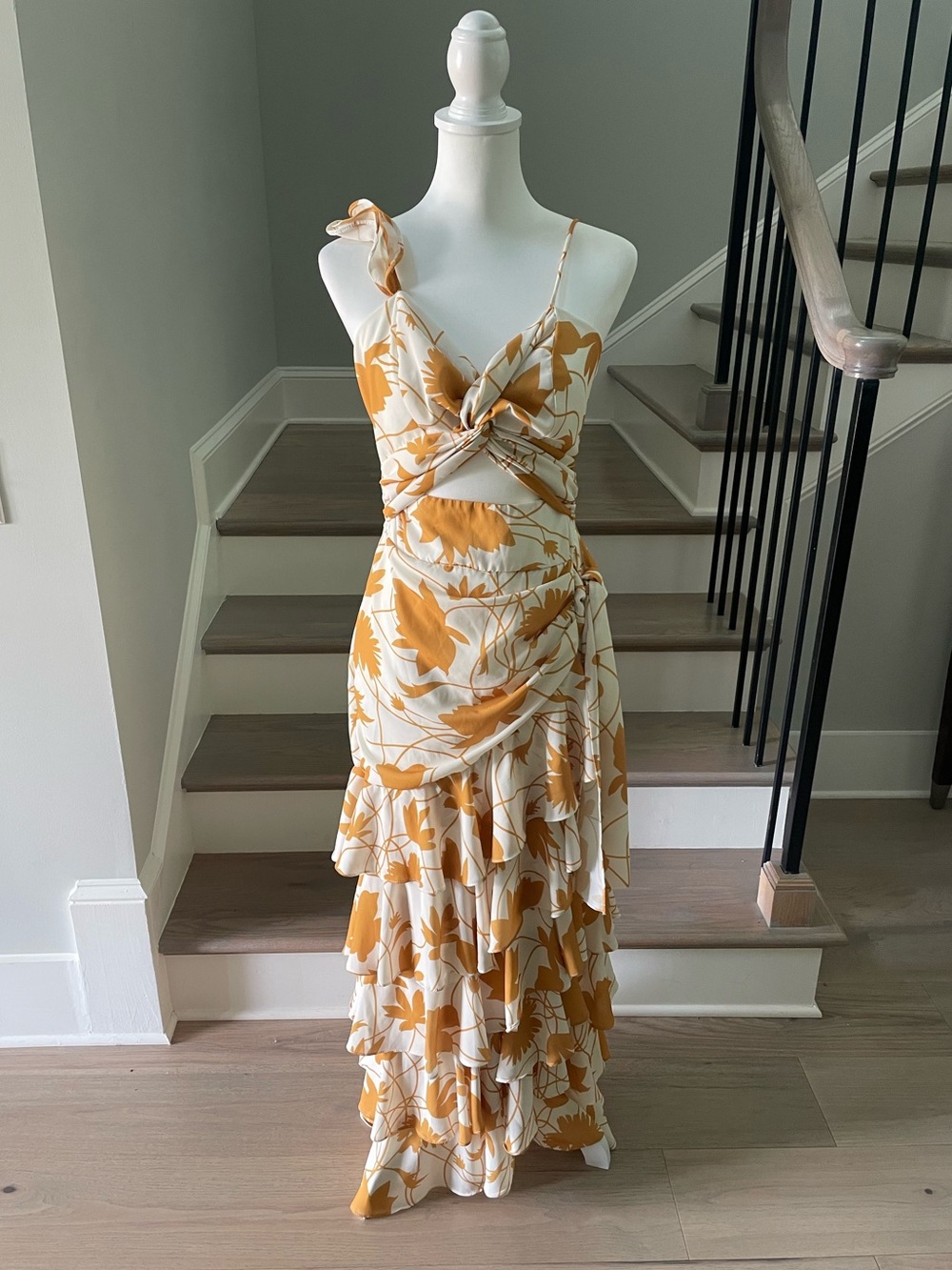 Pepita Pérez Tropical Yellow Floral Tiered Maxi Dress with Cutout - Picture 15 of 16